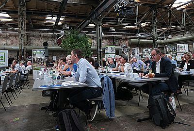 BuKo25 Plenum1 IMG 8990 400x270s